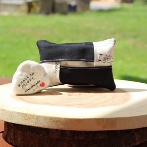 Schwarze Taschentüchertasche mit Lama-Motiv – Draufsicht