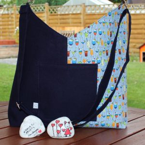 Wendetasche Cocktail-Design mit hellgrauem Innenstoff – handgemacht & praktisch
