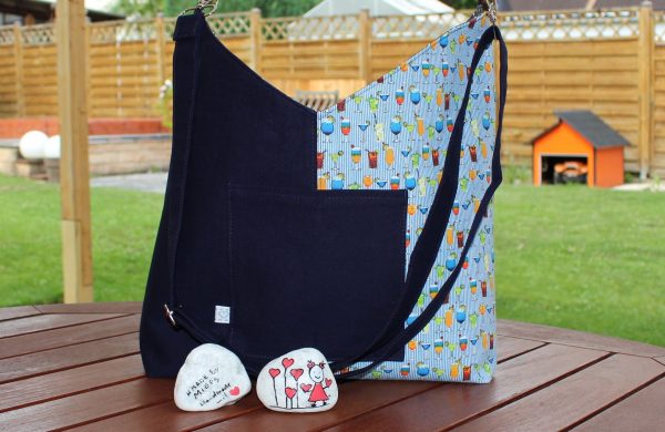 Wendetasche Cocktail-Design mit hellgrauem Innenstoff – handgemacht & praktisch