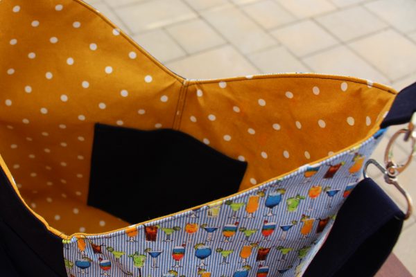 Wendetasche mit Cocktail-Motiv & senfgelbem Innenfutter – handgemacht – Bild 4