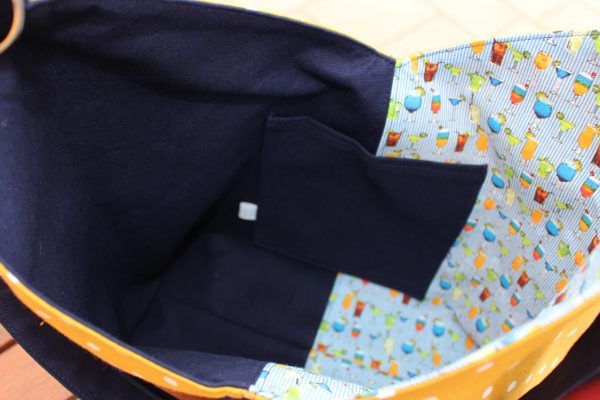 Wendetasche mit Cocktail-Motiv & senfgelbem Innenfutter – handgemacht – Bild 2